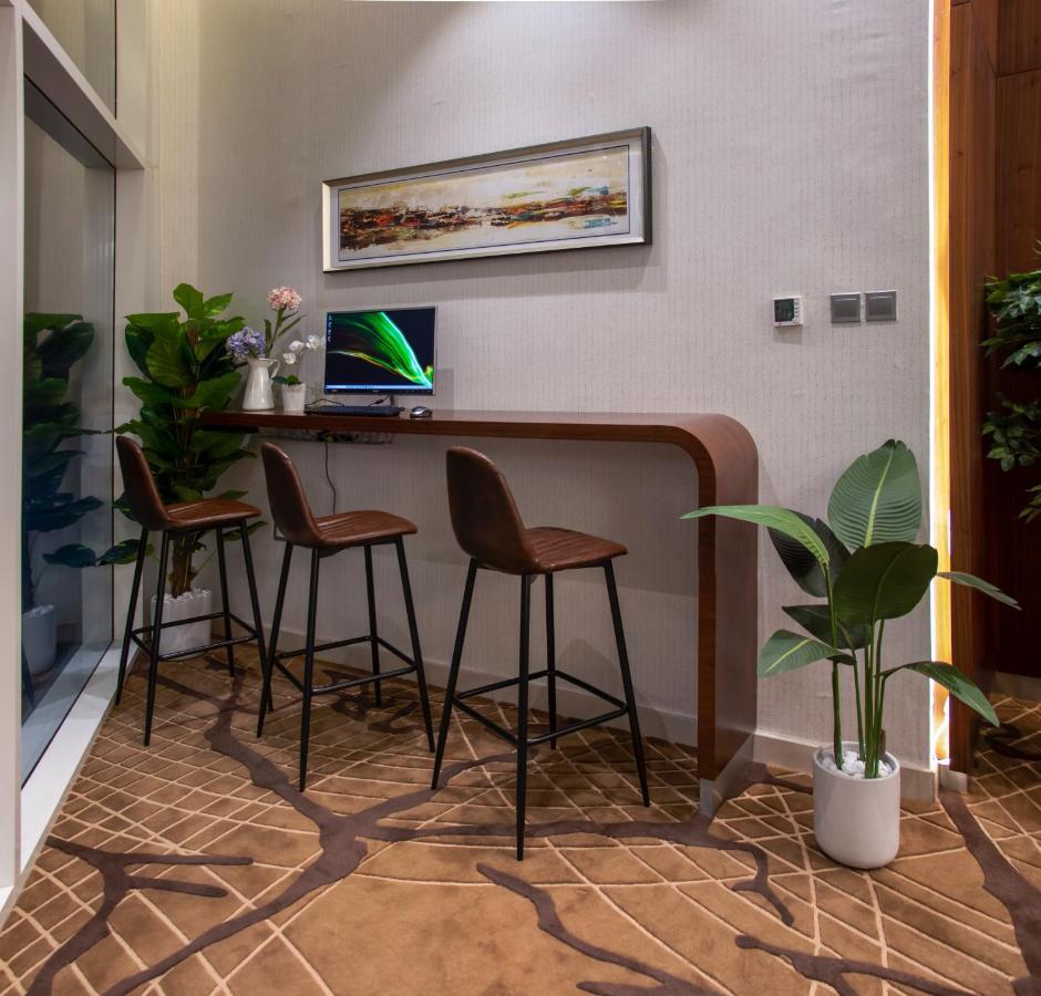 Viola Hotel Apartments シャルジャ エクステリア 写真